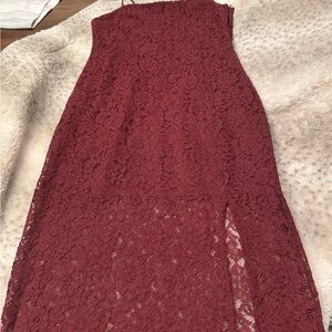 Express Lace Dress in Burgundy